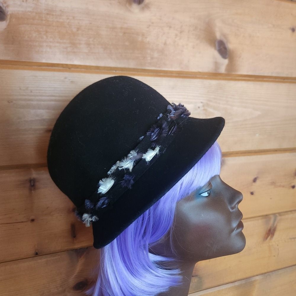 Lorenzo Vintage Black 100% Felt Wool Cloche Bucket Hat Satin Tufted Trim Italy